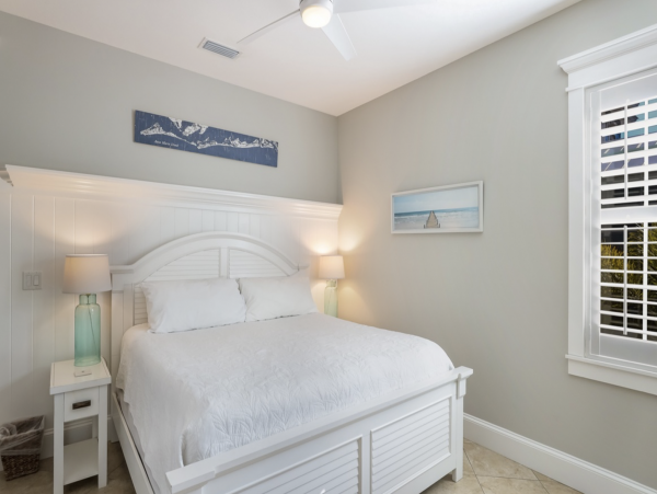 Six Bedroom Luxury Vacation Rental Anna Maria with Pool